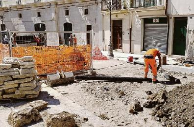 Andria, lavori a rilento in piazza Toniolo: FdI ritorna all'attacco