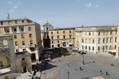 Lecce, Frisullo non ha dubbi: «Revocare le primarie sarebbe un autogol»