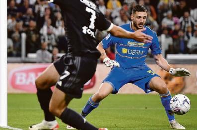 Wladimiro Falcone, mani sicure sulla corsa del Lecce
