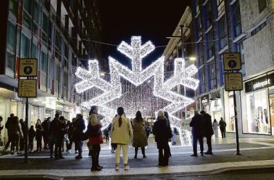Mercatini, luminarie ed eventi: «A Natale Bari sarà  una città magica»