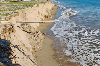 Allarme erosione nella spiaggia di Scanzano: «Intervenga la Regione»