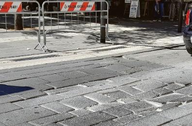 Marciapiedi rotti e buche a Bari, ecco quanto costano al Comune
