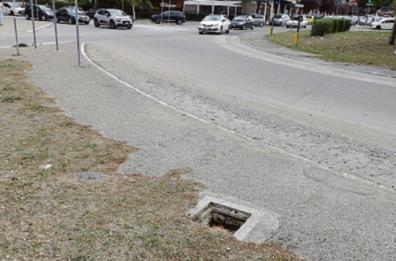 Foggia, pozzetti incustoditi lungo la strada: si rischiano incidenti 