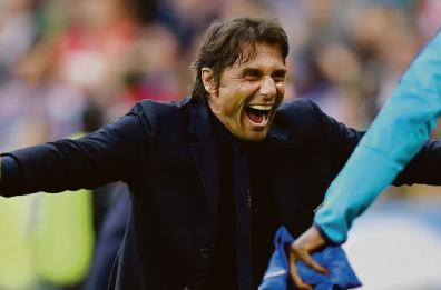 Antonio Conte sale in cattedra a Lecce: «Mentalità e si vince»