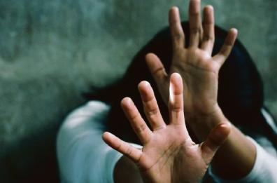 Cocktail e feste d’estate nel Salento: abusata una 13enne