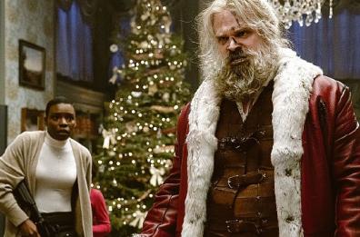 «Una notte violenta e silenziosa» con un Babbo Natale irriverente e guerriero alle prese con Scrooge
