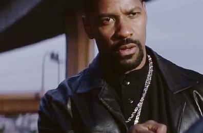 Denzel Washington poliziotto nella Los Angeles cupa e violenta raccontata in «Training day»
