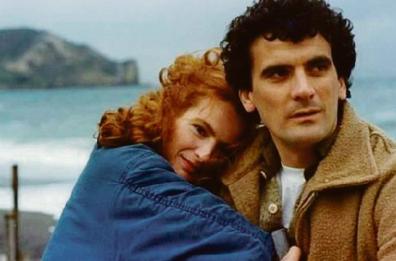I tempi dell’amore raccontati dal genio comico di Troisi nel film «Scusate il ritardo»