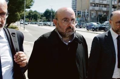Caso Bari, dopo Pisicchio ombre su Sandrino: «Sapeva dell'arresto, ha tentato di inquinare le indagini». I veleni sulle primarie: «I due candidati avevano paura di Sud al Centro ma sono venuti a incontrarmi»