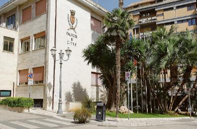 Il «caso» dell’incompatibilità torna ad agitare Palazzo di Città a Brindisi