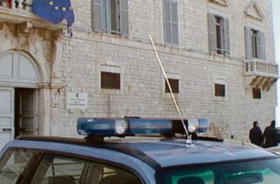 Canosa, veleni sul centrodestra: «Inchiesta per voto di scambio al Comune», tra gli indagati il capogruppo Ventola (Fdi)