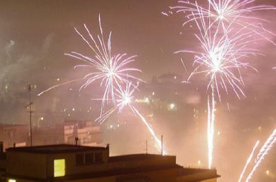 Japigia, tra botti e fuochi d’artificio un’ora di festa illegale per santa Rita