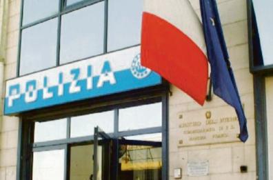 Martina, minaccia armato i vicini la Polizia sequestra pistole e fucili