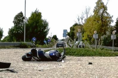 Nardò, schianto sul rondò: grave un motociclista di 54 anni