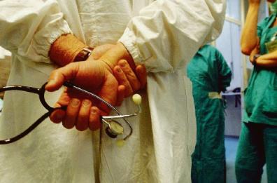 Bari, l’Ateneo perde i documenti e annulla una laurea in Medicina dopo 10 anni