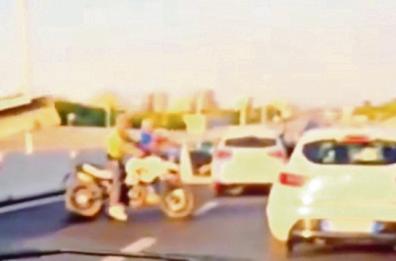 Folle inseguimento sulla SS16: preso corriere della droga