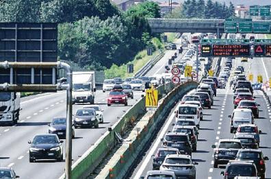 «Viaggiare in auto è un salasso: 411 euro da Bolzano a Lecce»