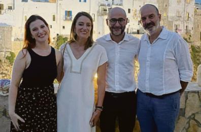 Metsola a Polignano tra selfie, shopping di lampade e ristorante gourmet