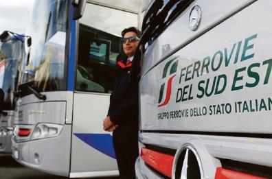 Ferrovie Sud-Est come i lidi: dopo lo stop Ue il ministero pensa a una legge per farla gestire a Fs