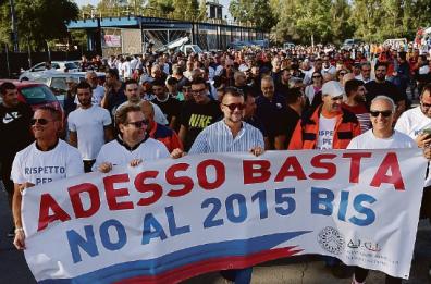 L'ira dell'indotto ex Ilva: «La Regione Puglia non paga i ristori promessi»