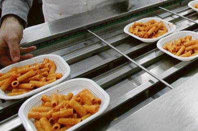 Il pasticcio delle mense scolastiche a Bari: il Tar sospende anche il secondo lotto