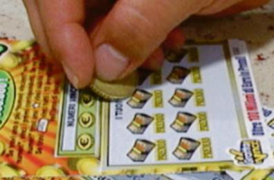 Taranto, truccano un Gratta&vinci da 10 milioni ma vengono scoperti: in 3 a processo