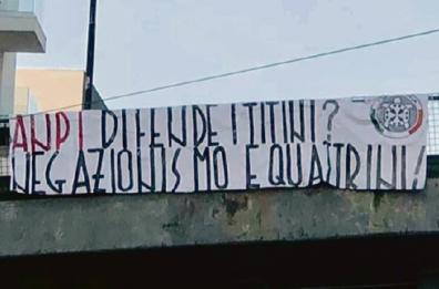 Striscione di CasaPound contro l'Anpi: confermate tre assoluzioni a Bari