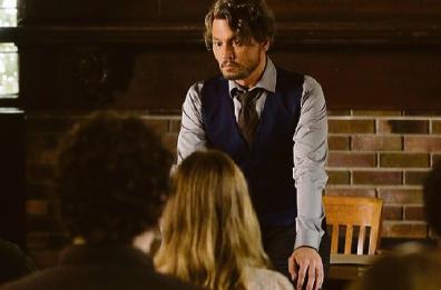 In «Arrivederci professore» Johnny Depp docente cambia vita e sceglie la libertà