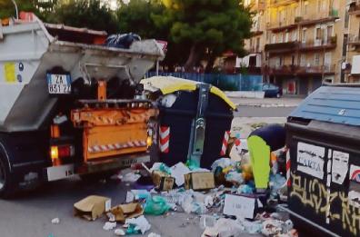 Foggia, chiuse le indagini sull'appalto della raccolta rifiuti all'Amiu: «Truccati pure i dati della raccolta differenziata»