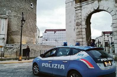 Bitonto, droga di ogni tipo nell’ex asilo Pantaleo. Clan baresi in lotta per le piazze di spaccio