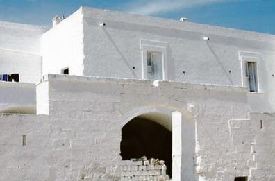 «La masseria svenduta e il mutuo da 2,8 milioni», chiesto processo per bancarotta all'ex dg della Bcc di Conversano