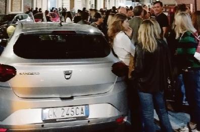 Dall'Umbertino a Madonnella, ora i residenti si «spaccano»: nasce il comitato «pro» movida a Bari