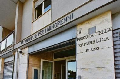 Dalla lite sulla chat alla maxi rissa armati: dopo 4 anni 19 minori a processo a Bari