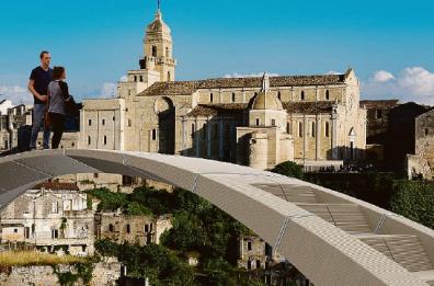 Gravina, ecco il «Da Vinci’s bridge»: il primo ponte pedonale autoportante d'Italia stampato in 3D