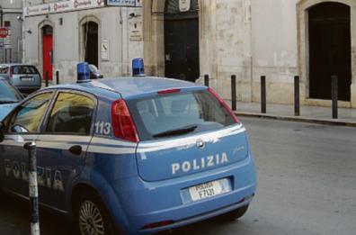 Bitonto, sventato furto di pc a scuola: un ventenne arrestato dalla Polizia