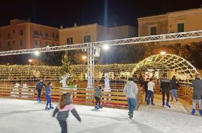 Monopoli e le «spese pazze» del Natale: 385mila euro per eventi e luci
