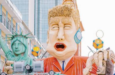 Il «carro di Trump» trionfa al Carnevale di Gallipoli