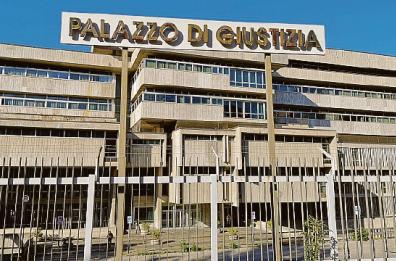 Taranto, riparte il processo «Ambiente svenduto» ma crollano le parti civili: da 1.200 a 300