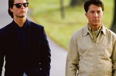 L&rsquo;egoismo di un uomo incontra la purezza del fratello autistico in un film da quattro premi Oscar