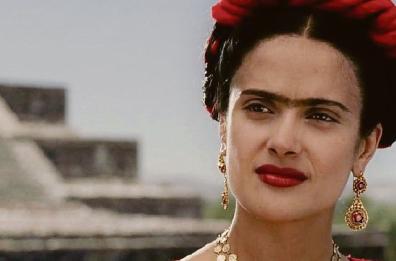 Il film Premio Oscar di Taymor racconta la vita complessa della pittrice messicana Frida Kahlo