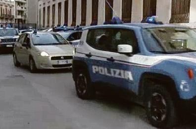 Bari, pizzo alle bancarelle del quartiere Libertà: il figlio del boss Caldarola rischia 10 anni