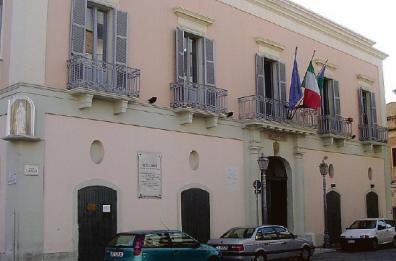 «Quindici euro per un voto»: ecco la chat che fa tremare il Comune di Massafra