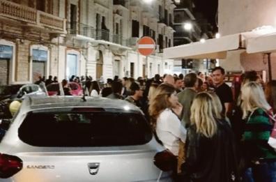 Bari, i residenti dell'Umbertino chiedono un milione di danni: «Il Comune ci risarcisca per la malamovida»