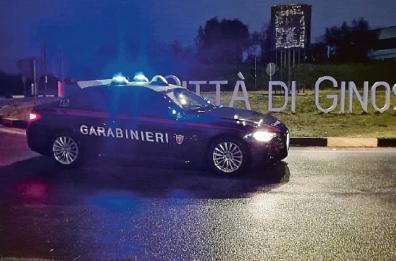 Ginosa, la denuncia: «Io stuprata nel centro accoglienza». Donna nuda sul balcone salvata dai vicini