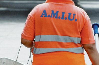 Una mini palazzina Laf nell’Amiu di Taranto: per 5 anni un lavoratore costretto a diventare «invisibile»