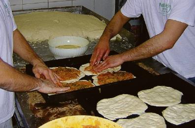 Non è estate senza la focaccia inventata dagli antichi romani