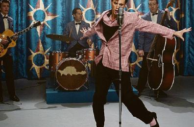 Nel film «Elvis» di Baz Luhrmann la vita e gli amori di Presley leggenda assoluta del rock’n’roll