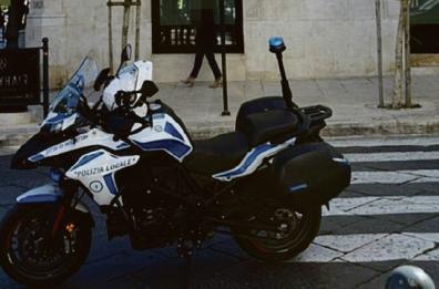 Tenta rapina in banca a Molfetta: arrestato 50enne con maschera di silicone