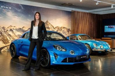 La storia di Cristina: da Torremaggiore alla guida del mito «Alpine» La storia di Cristina: da Torremaggiore alla guida del mito «Alpine»