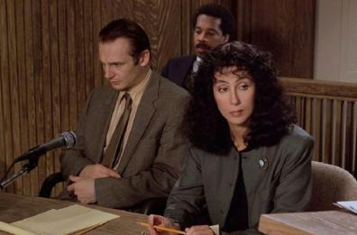 Cher avvocatessa coraggiosa difende un sordomuto senzatetto dall&rsquo;ingiusta accusa di omicidio